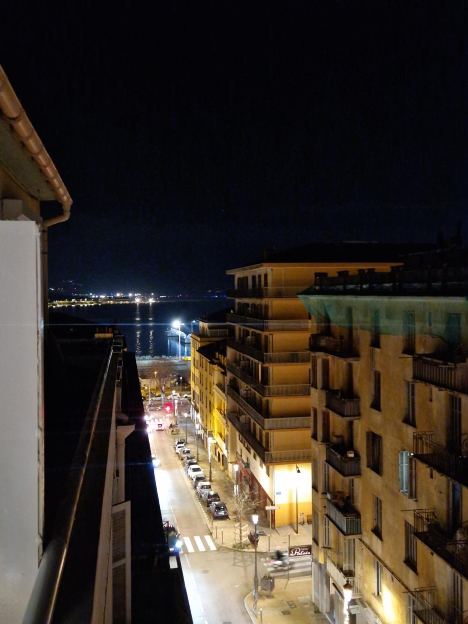 Climatise Centre 4 Personnes Apartment *